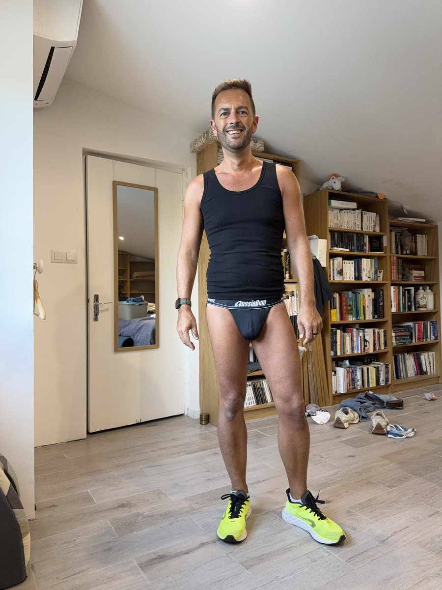 Phil54575998's tweet photo. Faire du sport en jockstrap . Trop Bon!
Just done some training with just a jockstrap 
RT and I’ll post more
#ballstretcher #lowhangers 
#hugeballs https://t.co/vC44tSUVro
