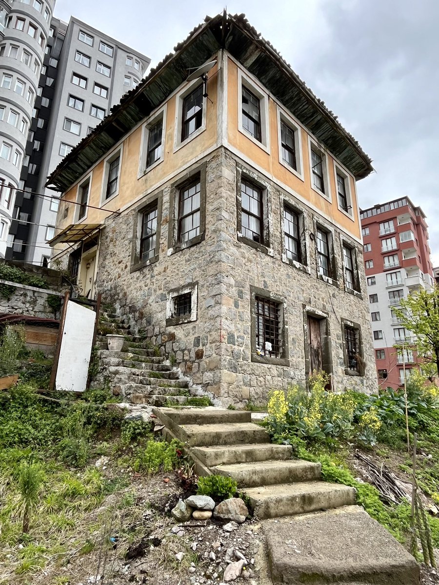 furkanal's tweet photo. Rize merkezde sayıları oldukça azalan sivil mimarlık örnekleri: https://t.co/yC6kEhGDrb
