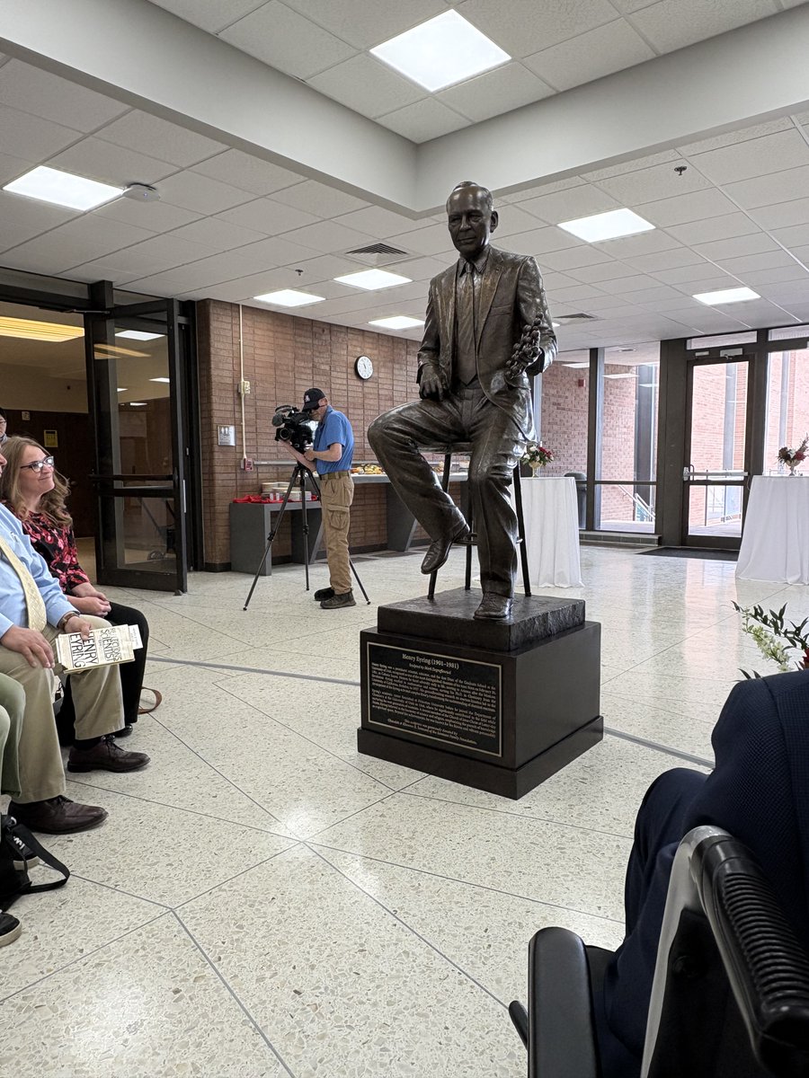 DaleGRenlund's tweet image. On Saturday, April 12, 2025, my wife, Ruth, and I attended the unveiling of a statue of Dr. Henry Eyring in the Chemistry Department at the University of Utah. Dr. Eyring is the father of President Henry B. Eyring, Second Counselor in the First Presidency of The Church of Jesus…