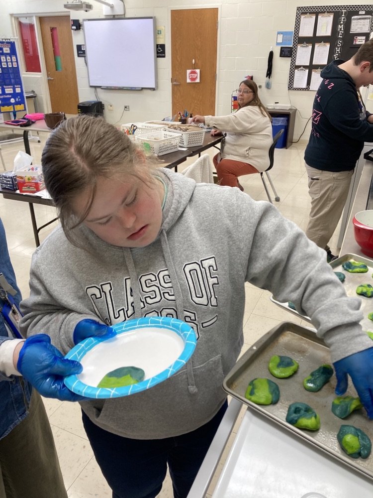 Mrs Ruzicka’s class made Earth Day cookies today for snack!
