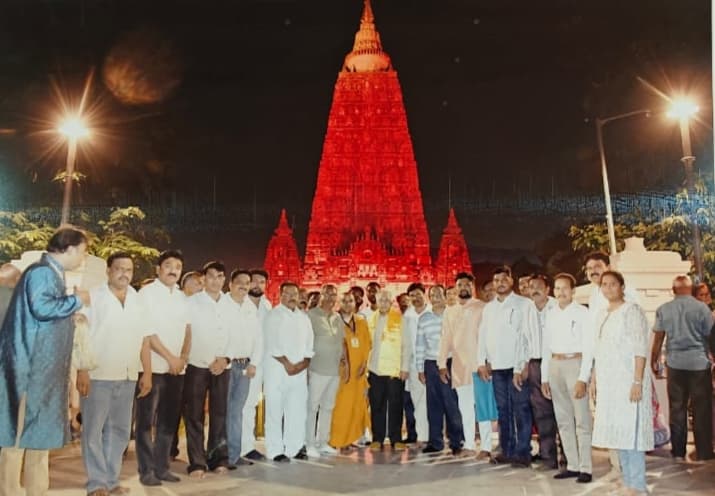 Prakash Ambedkar (@prksh_ambedkar) on Twitter photo рдмреЛрдзрдЧрдпрд╛ рдореЗ рдЪрд▓ рд░рд╣реЗ рд╣реЗ #рдорд╣рд╛рдмреЛрдзрд┐_рдореБрдХреНрддрд┐_рдЖрдВрджреЛрд▓рди рдореИ рд╢рд╛рдорд┐рд▓ рд╣реЛрдиреЗ рдХреЗ рдмрд╛рдж рдорд╣рд╛рдмреЛрдзреА рдорд╣рд╛рд╡рд┐рд╣рд╛рд░ рдореЗрдВ рдЬрд╛рдХрд░ рддрдерд╛рдЧрдд рдЧреМрддрдо рдмреБрджреНрдз рдХреЛ рдирдорди рдХрд┐рдпрд╛ред
рдкрд┐рдЫрд▓реЗ рдХрдИ рдорд╣рд┐рдиреЗ рд╕реЗ рдЪрд▓ рд░рд╣реЗ рдЗрд╕ рдЖрдВрджреЛрд▓рди рдХреЛ рд╣рдорд╛рд░рд╛ рдкреБрд░рд╛ рд╕рдорд░реНрдерди рд╣реИред
#рдорд╣рд╛рдмреЛрдзрд┐_рдореБрдХреНрддрд┐_рдЖрдВрджреЛрд▓рди
#Repeal_BTact1949 рдмреЛрдзрдЧрдпрд╛ рдореЗ рдЪрд▓ рд░рд╣реЗ рд╣реЗ #рдорд╣рд╛рдмреЛрдзрд┐_рдореБрдХреНрддрд┐_рдЖрдВрджреЛрд▓рди рдореИ рд╢рд╛рдорд┐рд▓ рд╣реЛрдиреЗ рдХреЗ рдмрд╛рдж рдорд╣рд╛рдмреЛрдзреА рдорд╣рд╛рд╡рд┐рд╣рд╛рд░ рдореЗрдВ рдЬрд╛рдХрд░ рддрдерд╛рдЧрдд рдЧреМрддрдо рдмреБрджреНрдз рдХреЛ рдирдорди рдХрд┐рдпрд╛ред
рдкрд┐рдЫрд▓реЗ рдХрдИ рдорд╣рд┐рдиреЗ рд╕реЗ рдЪрд▓ рд░рд╣реЗ рдЗрд╕ рдЖрдВрджреЛрд▓рди рдХреЛ рд╣рдорд╛рд░рд╛ рдкреБрд░рд╛ рд╕рдорд░реНрдерди рд╣реИред
#рдорд╣рд╛рдмреЛрдзрд┐_рдореБрдХреНрддрд┐_рдЖрдВрджреЛрд▓рди
#Repeal_BTact1949