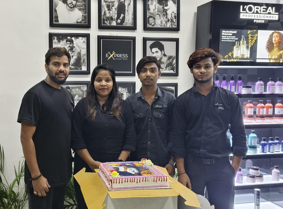 SundeepKishanFC's tweet photo. Team #ExpressSalon wishes their boss @sundeepkishan garu on special occasion of 15 Glorious YEARS of journey in film industry
@sundeepkishan anna ♥️❤️🔥
#15YearsofSundeepKishan
#15YrsOfSKInIndianCinema https://t.co/MC368piZiR