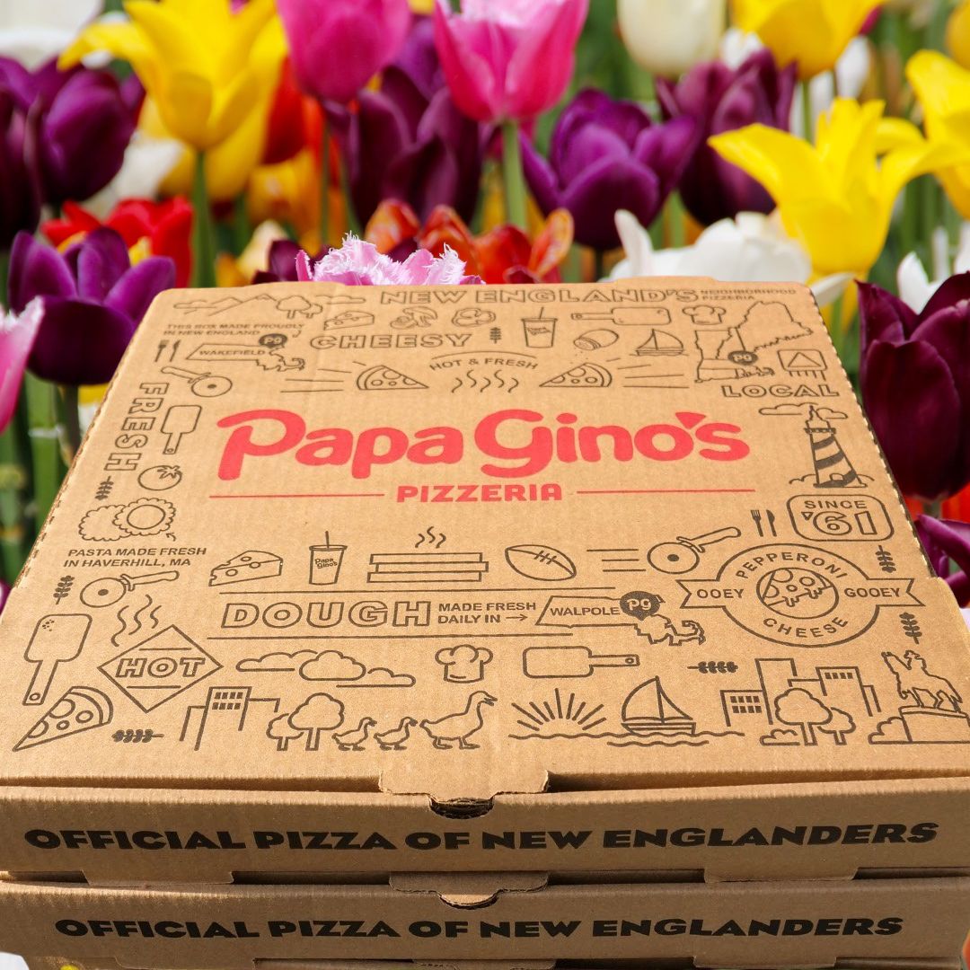Warmer weather, longer days, and a craving for something delicious… 🌞🍕  Drop a ❤️ if you've got spring fever! ➡️papaginos.com