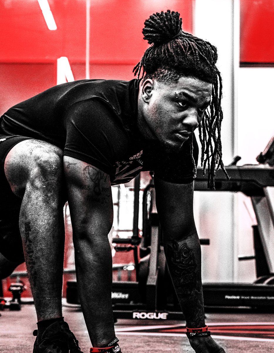 Arkansas State Football (@astatefb) on Twitter photo While they sleep, we work.
#WolvesUp🐺x #NaturalStateFootball💎 While they sleep, we work.
#WolvesUp🐺x #NaturalStateFootball💎