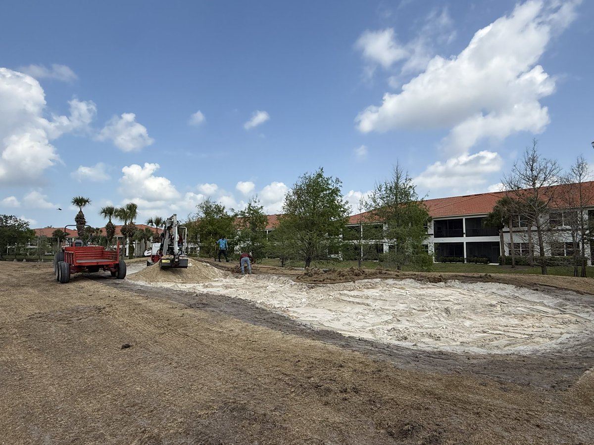 ATIGolfServices's tweet photo. Visari Renovation underway in Bonita Springs! Guys are working hard to get 2-7 prepped out . Looking good out here!

#ATIGOLFSERVICES 
#AERATIONTECH https://t.co/P8GtYKdP4s