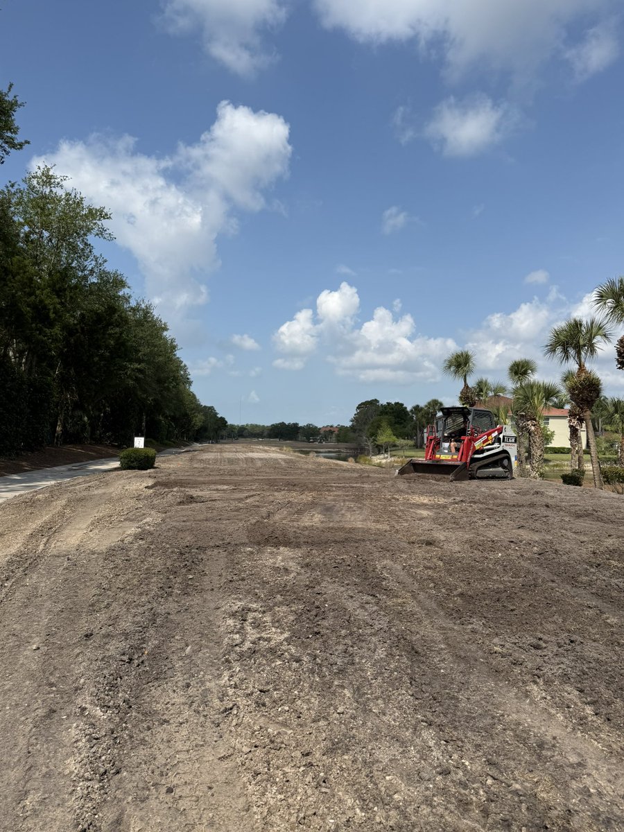 ATIGolfServices's tweet photo. Visari Renovation underway in Bonita Springs! Guys are working hard to get 2-7 prepped out . Looking good out here!

#ATIGOLFSERVICES 
#AERATIONTECH https://t.co/P8GtYKdP4s