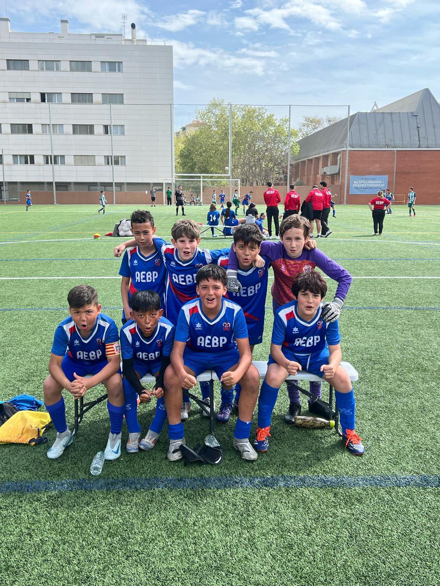 aebonpastorfut's tweet photo. Aquest cap de setmana hem tingut doblet al derbi!
Dues grans golejadas per demostrar que el derbi segueix sent blau!💙
Cadet A 3-0 Baró de Viver
Aleví S11 11-1 Baró de Viver
#bonpastor #aebp #familiablava💙 https://t.co/2045VESrtM