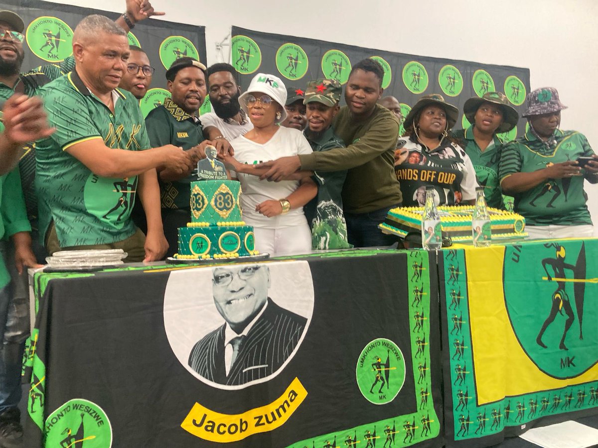 BayandaNewsTime's tweet photo. The uMkhonto weSizwe Party (MKP) recently celebrated a significant milestone - former President Jacob Zuma's 83rd birthday - at Durban University's Riston Campus. With a focus on "Free Education and Struggle for Economic Liberation.

@crediblesource_ https://t.co/HHz4XYgDui