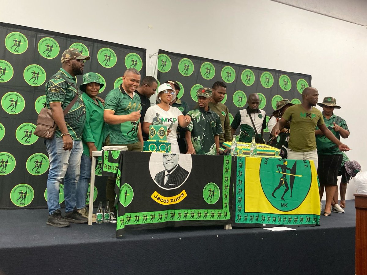 BayandaNewsTime's tweet photo. The uMkhonto weSizwe Party (MKP) recently celebrated a significant milestone - former President Jacob Zuma's 83rd birthday - at Durban University's Riston Campus. With a focus on "Free Education and Struggle for Economic Liberation.

@crediblesource_ https://t.co/HHz4XYgDui