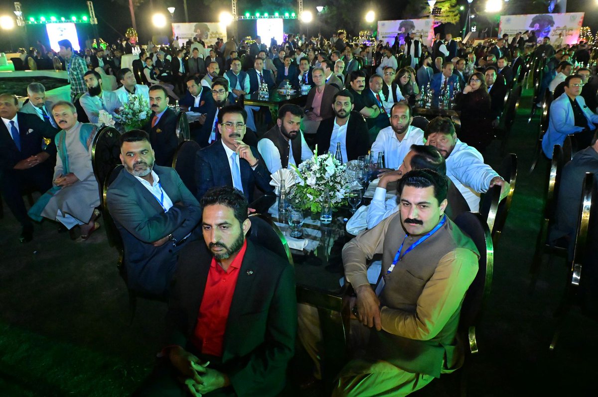 opf_pk's tweet image. 🇵🇰 وزیراعظم کا سمندر پار پاکستانیوں کے اعزاز میں عشائیہ 🇵🇰 #OverseasPakistanis #OPF #PMHouse #PakistanZindabad