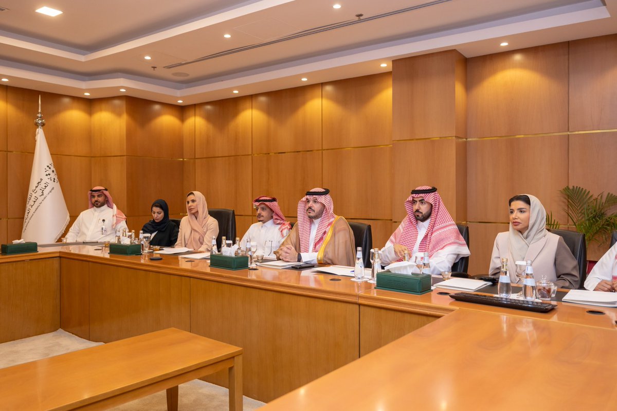 LPTC_CEO's tweet image. سعدت اليوم بلقاء الأمين العام لمجمع الملك سلمان العالمي للغة العربية، أ.د. عبدالله الوشمي، لبحث سبل التعاون وتطويرها وتعزيز المجالات الثقافية المشتركة بين #هيئة_الأدب_والنشر_والترجمة ومجمع الملك سلمان العالمي للغة العربية.