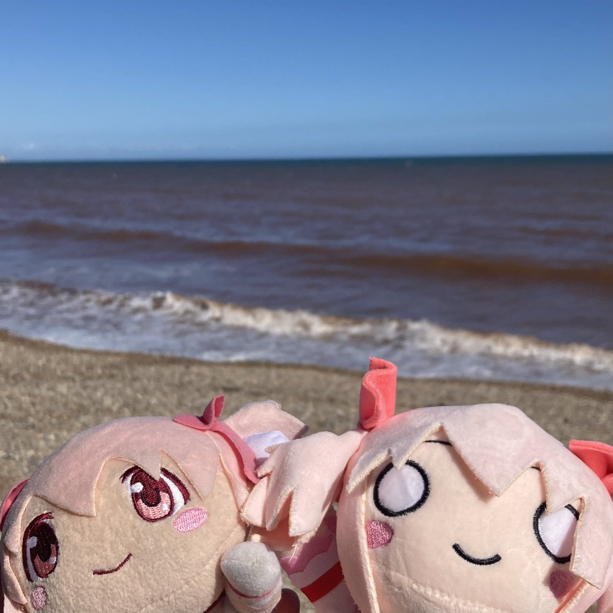 madokaneso's tweet photo. Madoka Neso and Bootleg Madoka went to the beach together https://t.co/RiXYyWHlB8