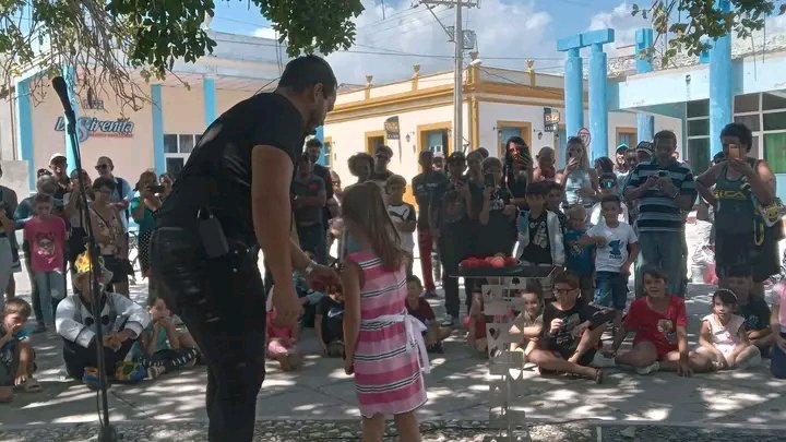 A83829Angulo's tweet photo. #CulturaPresente
El Proyecto #AbraKdabra de Holguin llega hasta la Ciudad de los Cangrejos para en el marco de la 19 edición del Festival Internacional del Cine Pobre en Gibara. 
#Gibara
#HolguinSi
#CubaEsCultura https://t.co/Hz1LEhZJyG