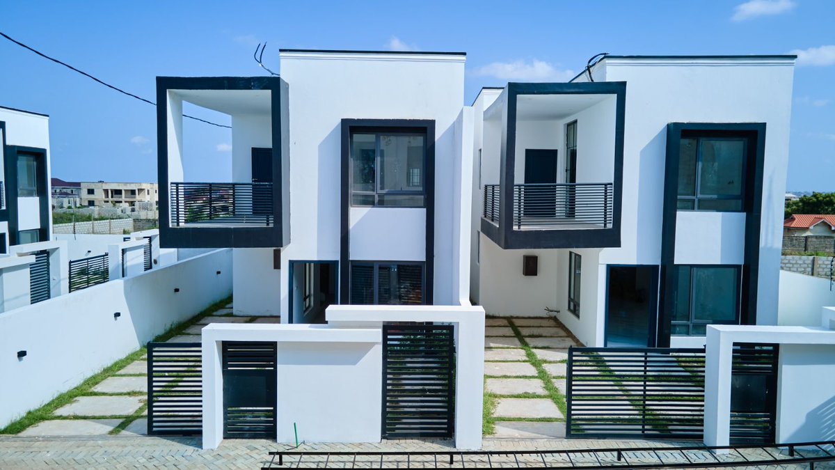 BraKhem's tweet photo. You can always Schedule a Site Viewing to have a proper view of our 3 & 4 bedroom units in our Phase 2 Community. #Sucasa #BuildingOntrust https://t.co/TUaHXpMEF3