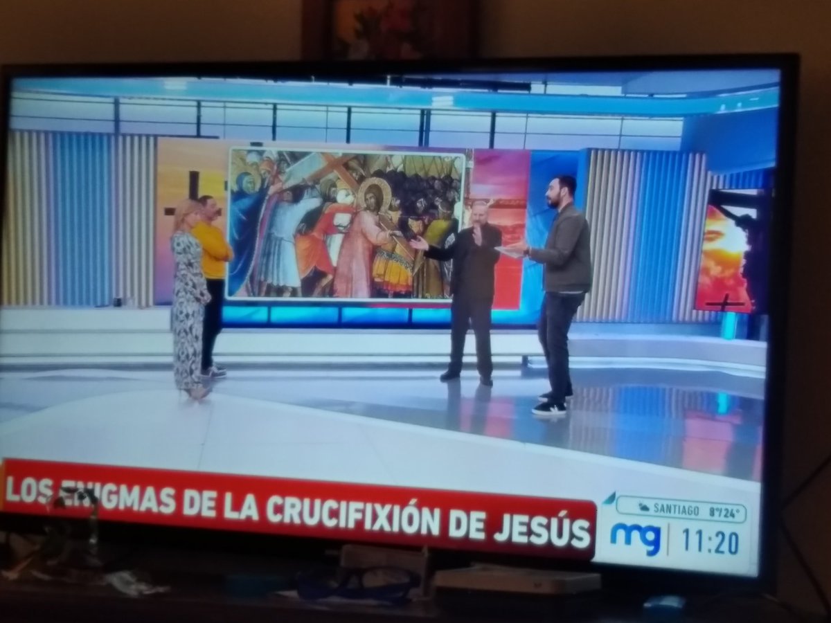 Luiscarbass's tweet photo. @MuchoGustoMEGA el padre pio solo fue un hombre más igual que todos ser humano  pecador e impío, donde sale en la biblia los estigmas?? Eso no viene se Dios. Dis es el que jusfica al hombre y los ensarza, la religión católica acostumbrado a levantar al hombre justificar al hombre https://t.co/LZEqj8IJJD
