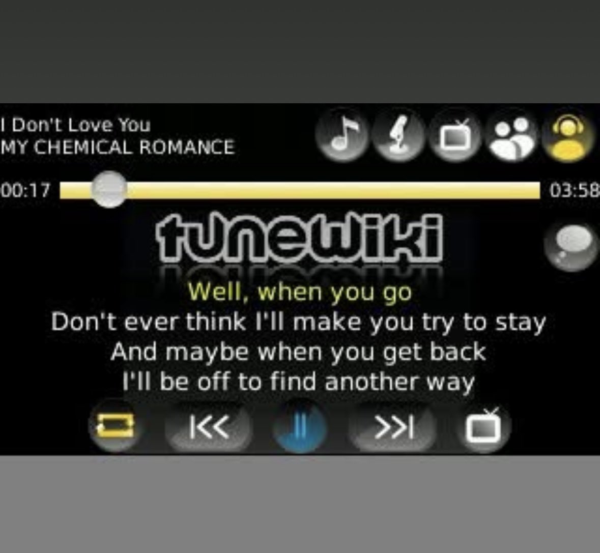 rhmayaa's tweet photo. Blackberry Era 🫣 
1. sebelum ada spotify, tunewiki biar bisa nyanyi sambil denger musik. 
2. Status BBM kalau ada yang ultah adalah wajib, apalagi temen deket.
3. Cobain aplikasi viral padamasanya sebelom ada chatgpt 😂😂 https://t.co/4JWwbml9Zy