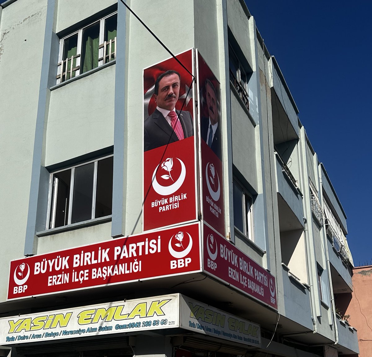 Türk ata bindiğinde Alparslan’dır, Yavuz’dur… Attan indiğinde ise Mevlana’dır, Yunustur…
#muhsinyazıcıoğlu 

BBP Erzin İlçe Başkanlığı