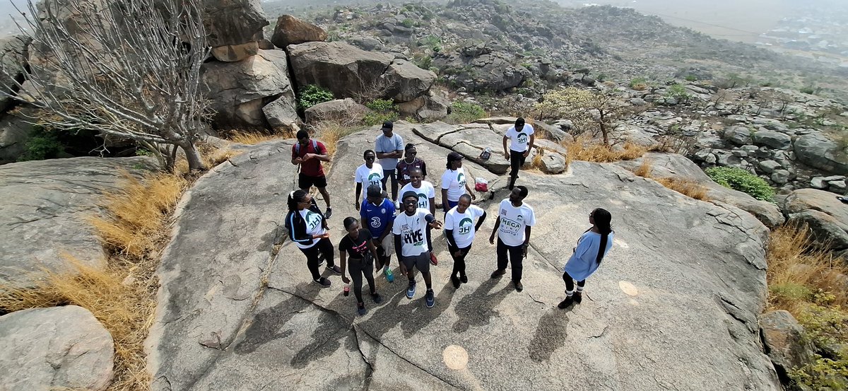 joshikeit's tweet image. Last Saturday in pictures...
We devoured the mountains at Calambar 💪💪💪
