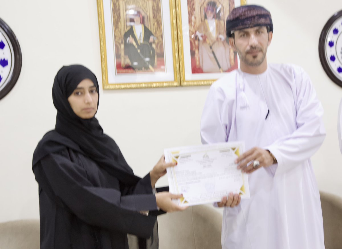 EduGovNsq's tweet photo. تحت رعاية الفاضل/ فيصل بن حميد الحجري مدير غرفة تجارة وصناعة عمان بإبراء اختتم قسم التدريب والتأهيل بدائرة الشؤون الإدارية البرنامج التدريبي "الإدارة المالية أكثر من مجرد استثمار " والذي نفّذته أكاديمية الخنجر الدولية، واستهدف مجموعة من موظفي #تعليمية_شمال_الشرقية . https://t.co/3JP9CQy4A7