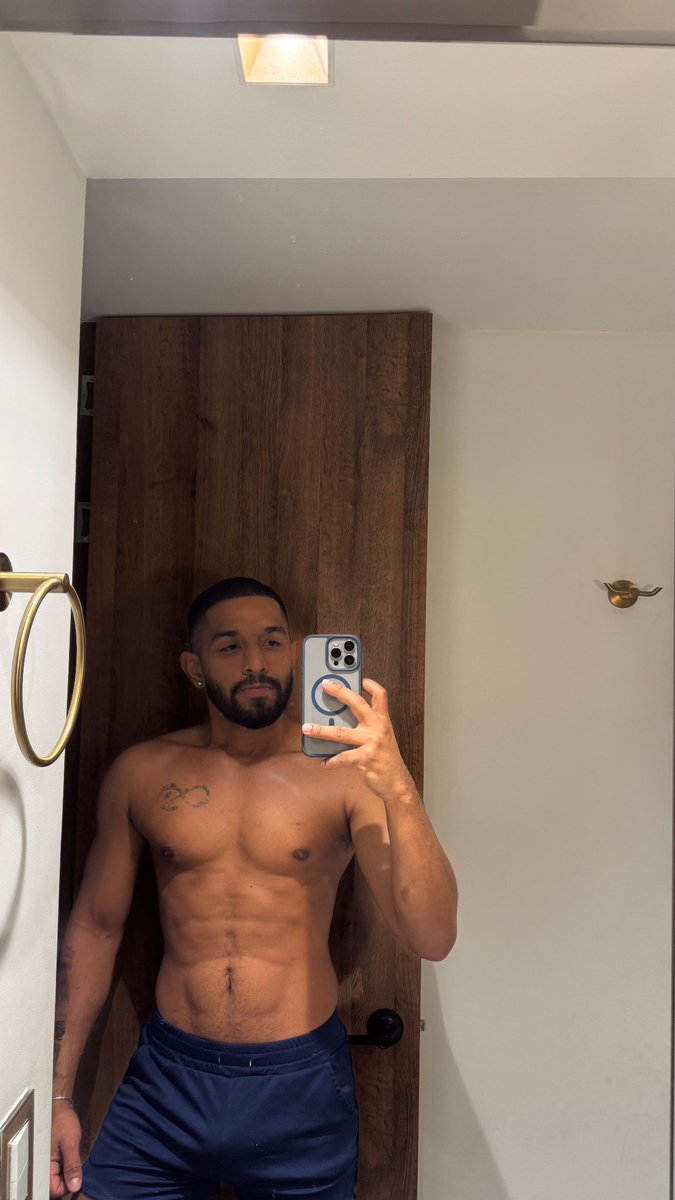 pablojs89's tweet photo. @EventosGayMed 

🥵🤳🏽 https://t.co/k87cIRTSap