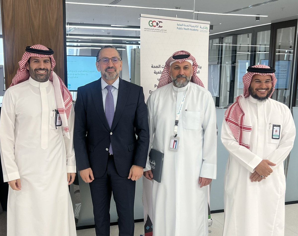 MAAHusain's tweet photo. في تعاون مشترك بين @GulfCDC و @Saudi_PHA وبمشاركة زملاء من دول مجلس التعاون الخليجي العربية شارك في ورشة علمية قدمها المحاضر والخبير المميز @feljardali حول السياسات الصحية في الصحة العامة وفق منهجية علمية تستند على الادلة والبراهين والبيانات.

اضافة للمادة العلمية الغنية التي قدمها الدكتور فادي الجاردالي نتيجة خبرته الطويلة كانت مشاركة ومداخلة الزملاء تجربة فريدة. 

خالص الشكر والتقدير للسادة المنظمين وحسن الحفاوة وكرم الضيافة المعهودة.