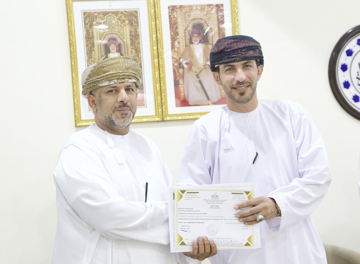 EduGovNsq's tweet photo. جانب من تكريم المشاركين في البرنامج https://t.co/niL2WMTuVT