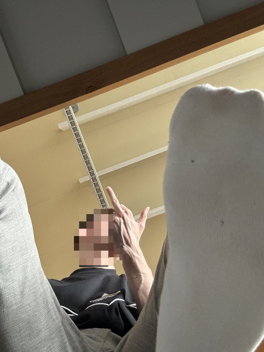 19. Jung. Dominant. Göttlich. 

Dein neuer Master👣 💸 😈
Drück ab per PN💸

#feet #paypig #findompiggy
#indomdom #cashmaster #cashslaves #feetfindom #footslave #alphadom #alphafeet #humillation #gayslave #master #dirty #cashgame