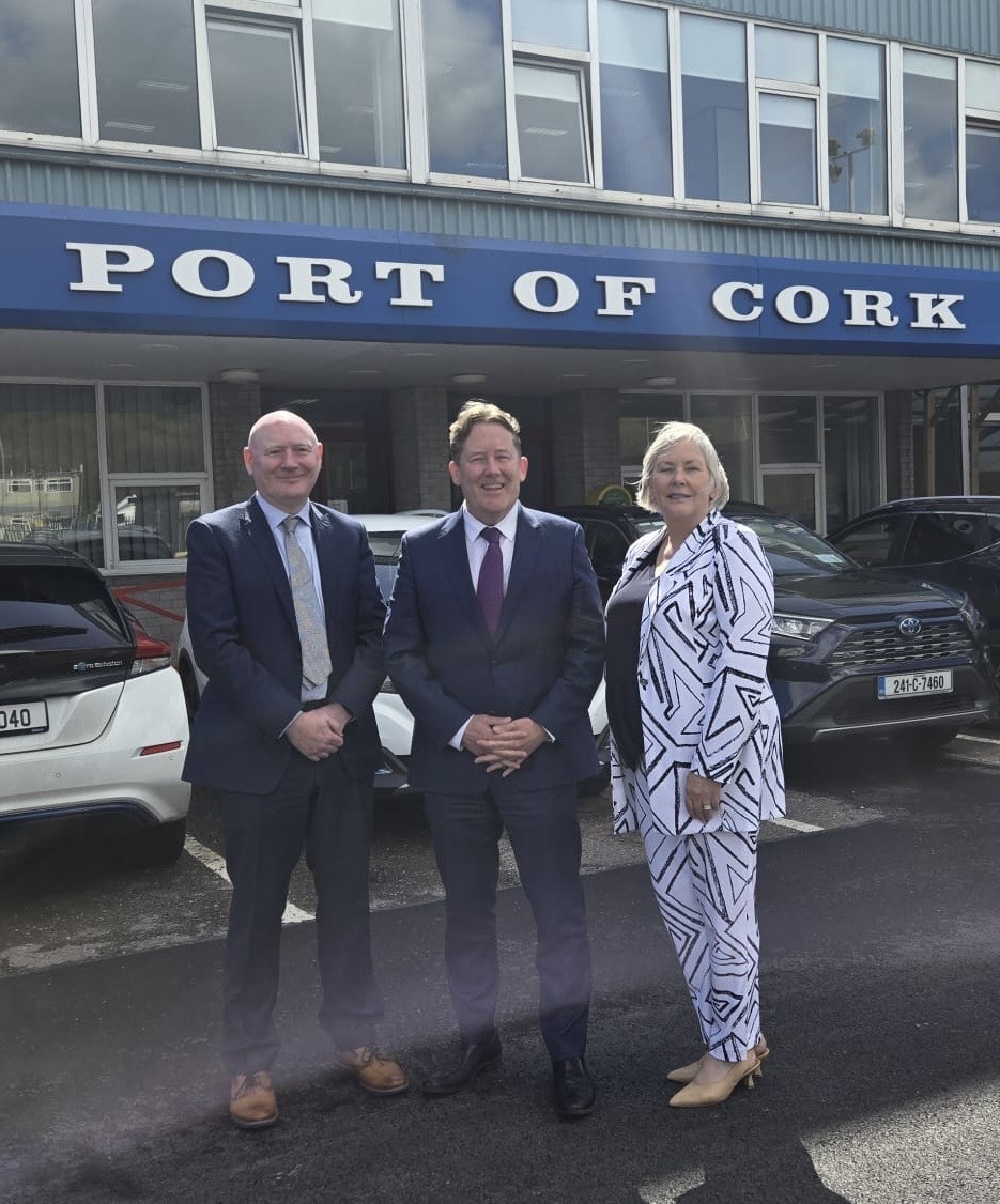 Port of Cork (@portofcork) on Twitter photo We were pleased to welcome <a href="/DarraghOBrienTD/">Darragh O'Brien</a> , Minister for Transport, to the Port of Cork recently.
Minister O’Brien was welcomed by Michael Walsh, Chairperson, and Ann Doherty, CEO of the Port of Cork Company, and a number of exciting upcoming developments and initiatives under We were pleased to welcome <a href="/DarraghOBrienTD/">Darragh O'Brien</a> , Minister for Transport, to the Port of Cork recently.
Minister O’Brien was welcomed by Michael Walsh, Chairperson, and Ann Doherty, CEO of the Port of Cork Company, and a number of exciting upcoming developments and initiatives under