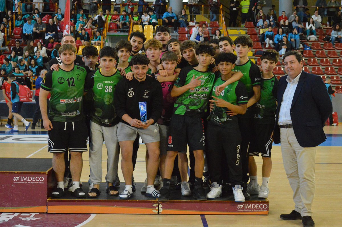 🏆 Juvenil Masculino
🥇 <a href="/CordobadeBM/">Club Córdoba de Balonmano CBM</a> 
🥈 <a href="/CDIplacea/">CD IPLACEA</a> 
🥉 <a href="/BMCImperial/">BM Ciudad Imperial 💪</a>