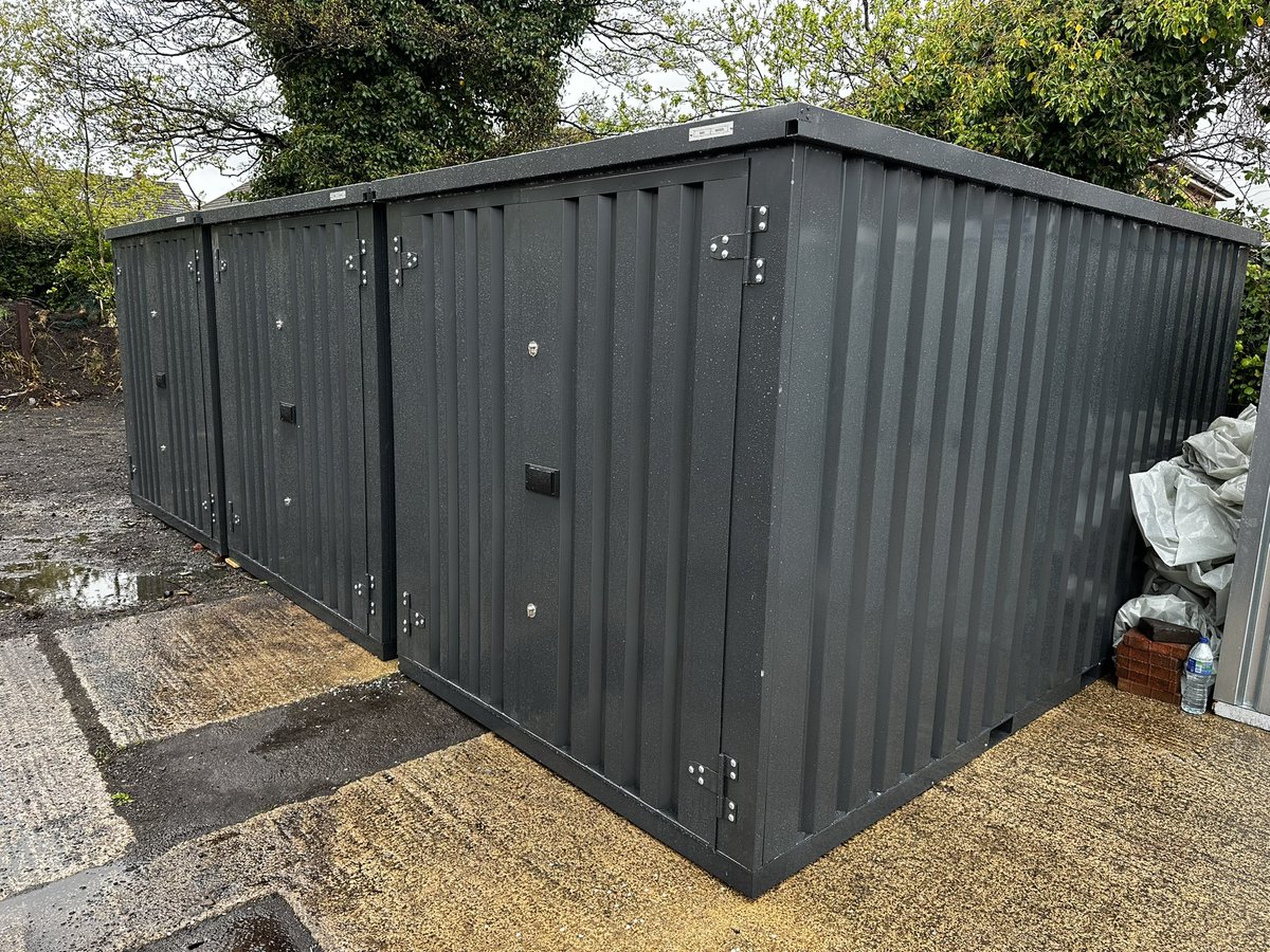 bc_secureUK's tweet photo. Steel&amp;Storage Ltd proud to show the UK’s 1st FP SelfStorage Units being installed on site in Lancashire and fully occupied. https://t.co/m41VsZ1geI