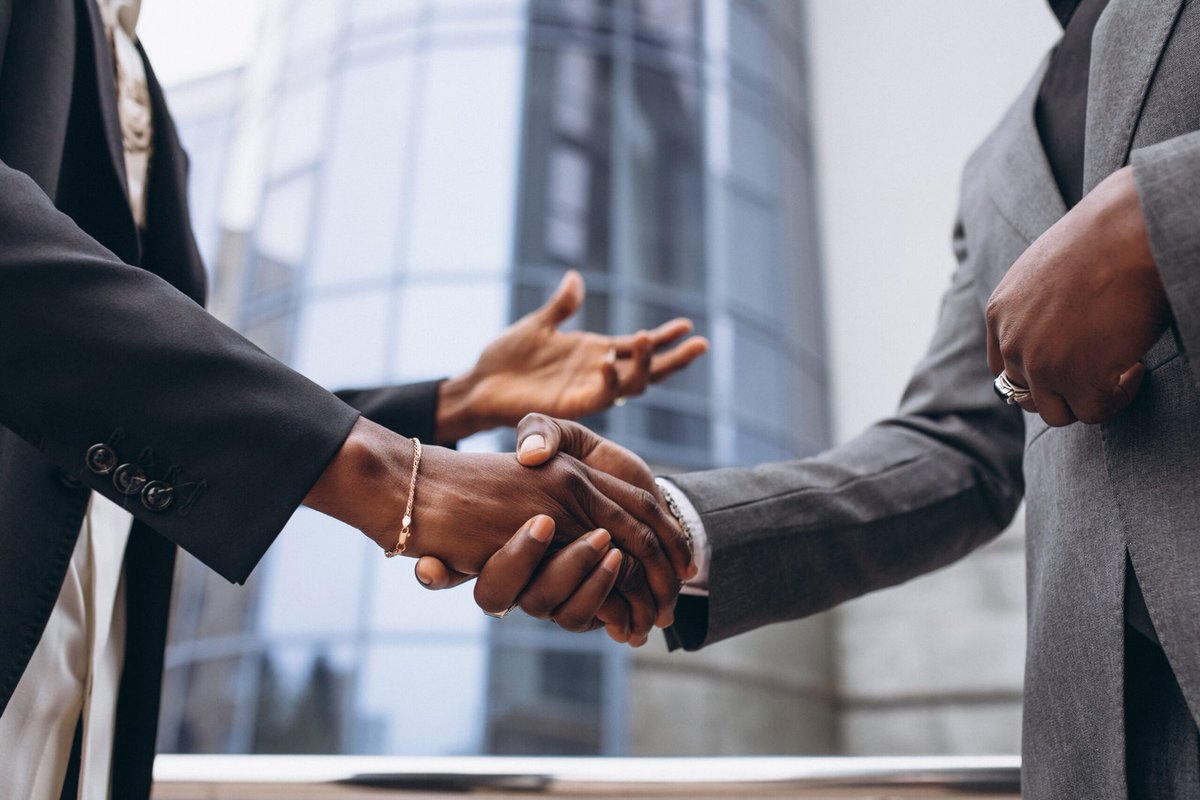 cavenbridge's tweet photo. Why Every Smart Business Has a Lawyer on Speed Dial – And Yours Should Too https://t.co/Aiw0WBY4I1 https://t.co/6JRvBhUkod
