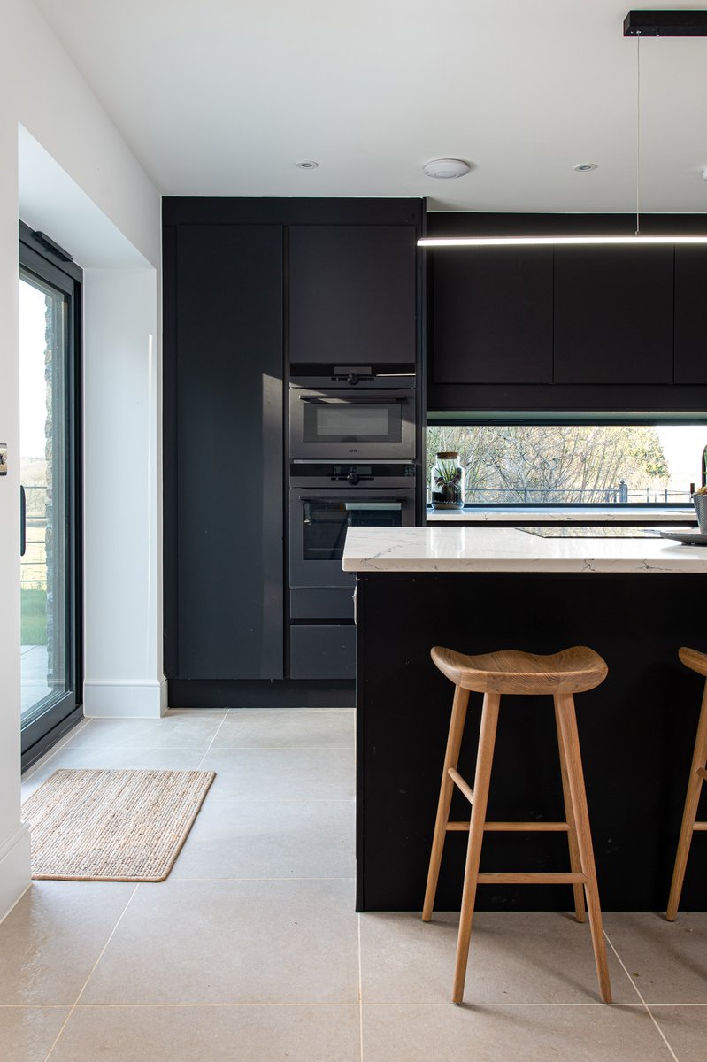 CookswoodEstate's tweet photo. Bespoke spaces, perfectly paired with countryside views. 🏡 #CountrysideCalm #KitchenInspiration #InteriorDesign https://t.co/s6c9qUN952