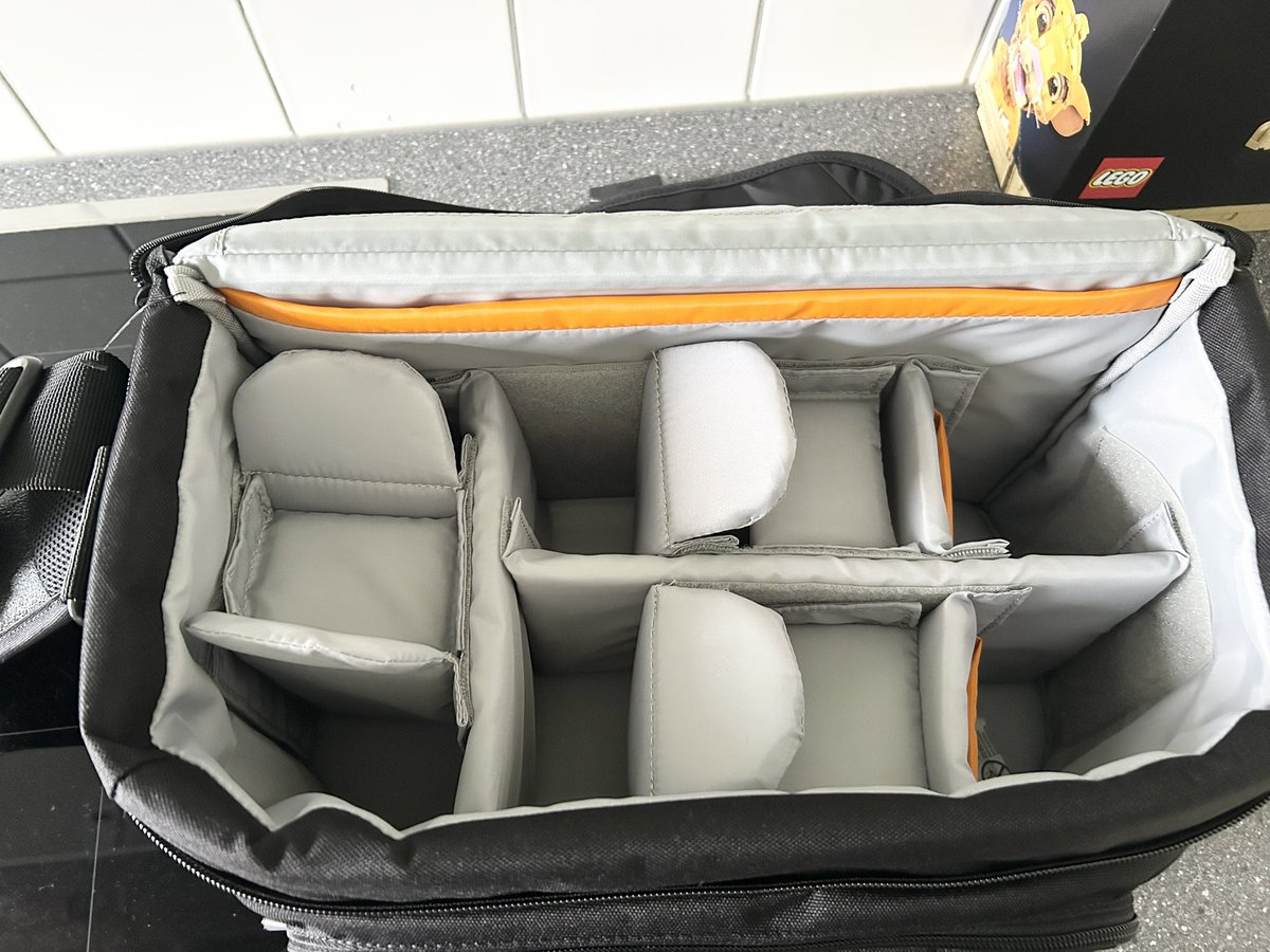 FotografeLisa's tweet photo. Zo blij met m’n nieuwe 📸-tas van #Lowepro 📸 😁
#fotografie #fotograferen #hobby #LvAPictures https://t.co/k7M46M1rRw