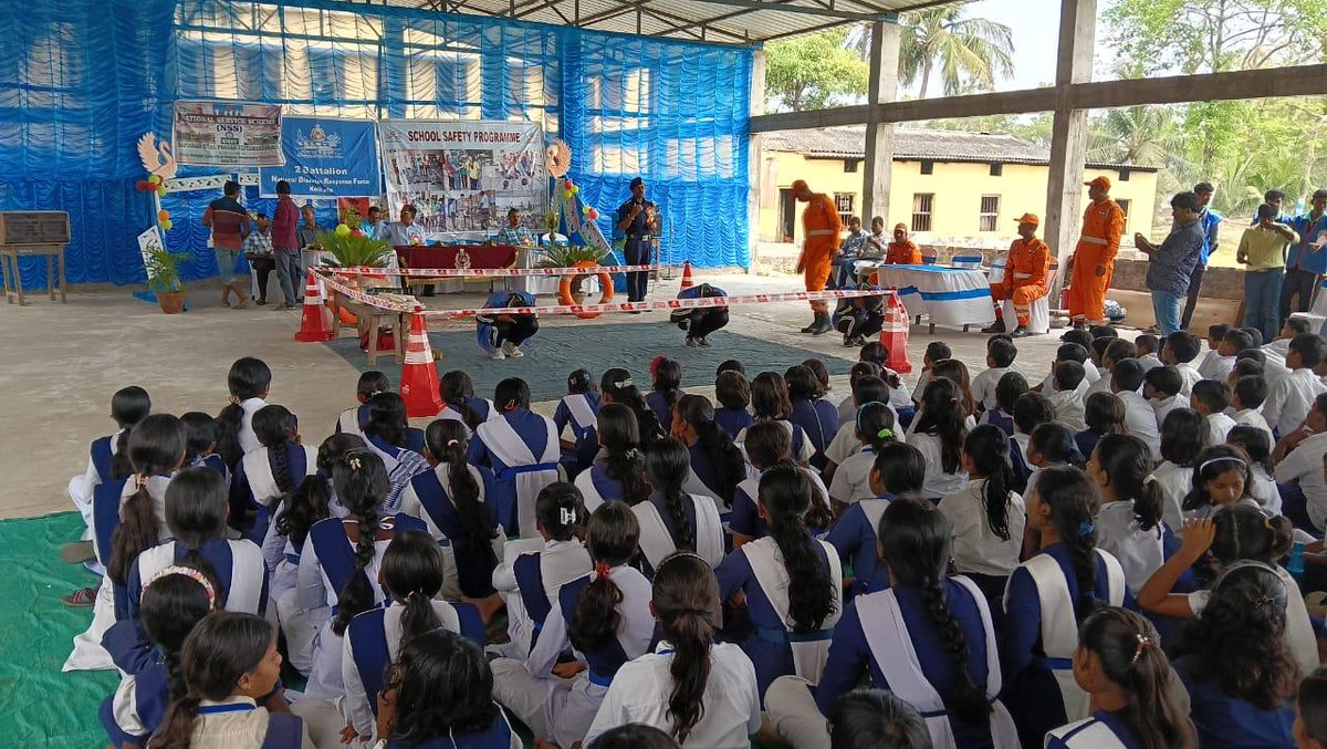 2 NDRF KOLKATA (@2_ndrf) on Twitter photo #SchoolSafetyProgramme
Team <a href="/2ndrf/">latrisha gaines</a> conducted a School Safety Programme at Sofiabad Sital Prasad Vidyamandir, East Medinipur (WB), today, training 329 participants in disaster preparedness, first aid, fire safety, and emergency response. Together, we build a safe tomorrow!
#NDRF #SchoolSafetyProgramme
Team <a href="/2ndrf/">latrisha gaines</a> conducted a School Safety Programme at Sofiabad Sital Prasad Vidyamandir, East Medinipur (WB), today, training 329 participants in disaster preparedness, first aid, fire safety, and emergency response. Together, we build a safe tomorrow!
#NDRF