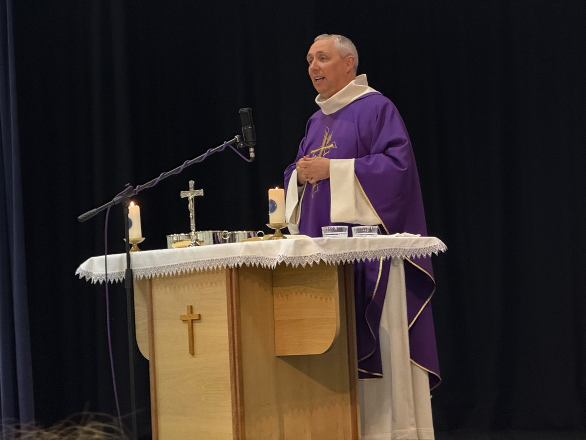 A special moment for our whole school community as we gathered in prayer for our Lenten Mass. Thank you Fr Paul Farren for celebrating the Eucharist with us, the Music department for your beautiful talents and all who read and brought up gifts. A prayerful end to term two.