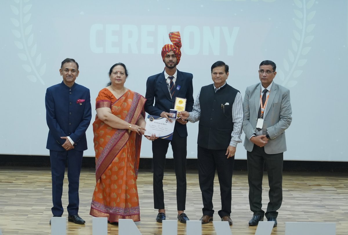 ProfVikas's tweet photo. Geeta University had the proud privilege of organizing a memorable Pagdi Ceremony to celebrate the academic excellence and vibrant achievements of our students.
#StudentSuccess #GeetaUniversity #ManoharLalKhattar  #tradition #HigherEducation #ProudMoment #Haryana https://t.co/68yjt1ncT1
