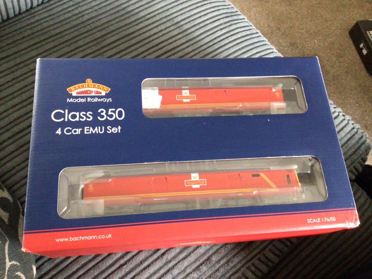 Davids_trains's tweet photo. #TMRGUK #Class325
Something quite social and unique has just been added to my fleet, A Class 325 Royal Mail EMU, model is made using the chassis units of a bachmann 350 and then 3D resin printed 325 bodies.
Was very expensive but honestly Iβm just so happy right now to have this. https://t.co/3YzYMvcKuv