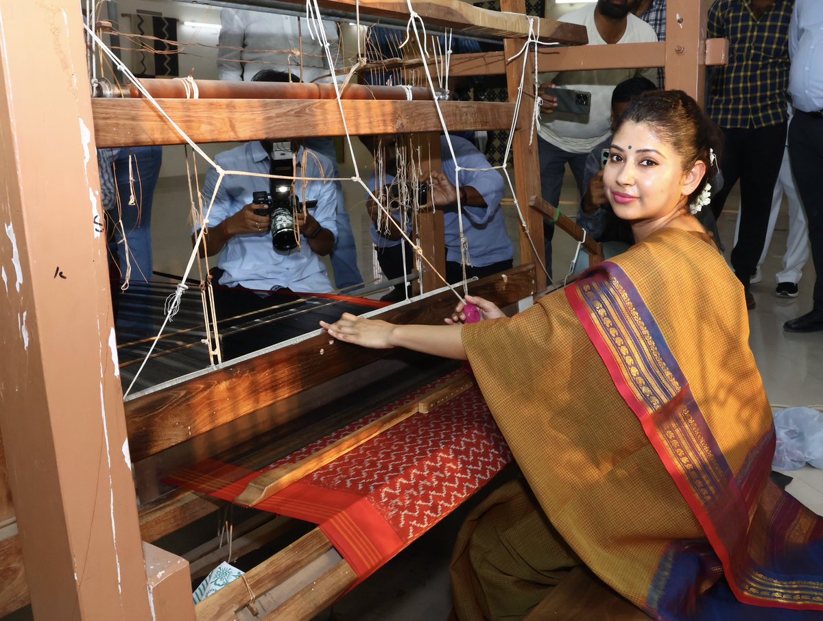Spent a day with the magic weavers of #Pochampally #ikkat 
The #Handloom theme will be an essential part of the Miss World global event &amp; we hope to popularise this age old tradition which has a GI tag.
#TelanganaZarurAana