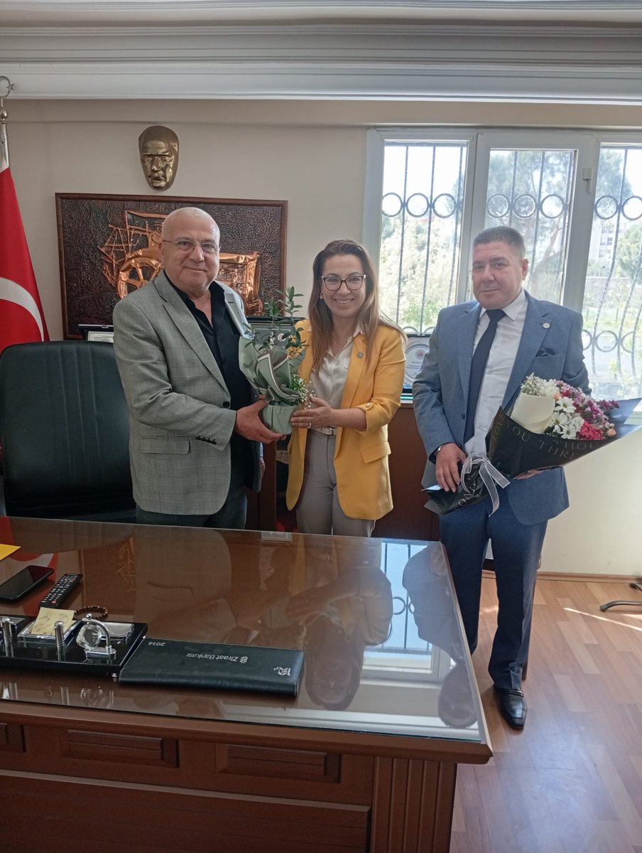 iyiparti35_'s tweet photo. İl Başkanımız Sn.Ülkü Doğan, Ödemiş İlçe Başkanımız Sn. İbrahim Kaya beraberinde, Ödemiş Ziraat Odasına ziyarette bulunmuşlardır. Oda Başkanı Sn. Ahmet Kocaağa’ya misafirperverlikleri için teşekkür ederiz. 

#zi̇rai̇don #iklimyasası #iyitarımiyigelecek #çiftçimizinyanındayız https://t.co/ph9KlTUbtR