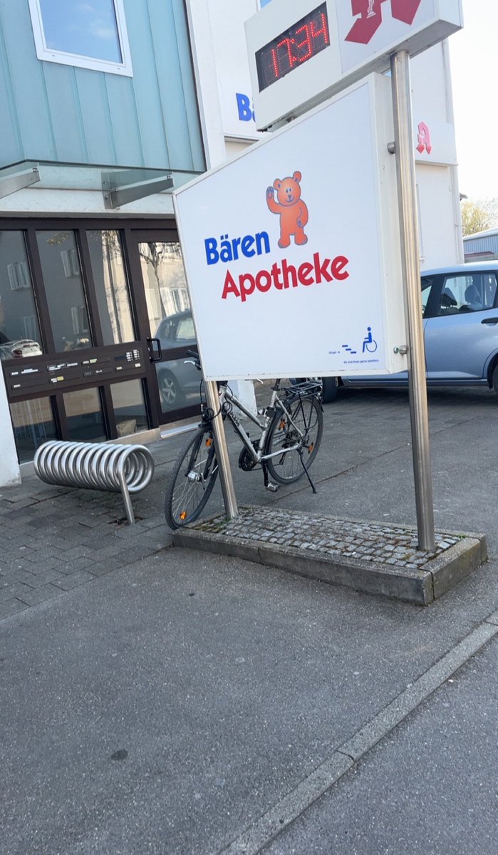 Knlich91's tweet photo. Sch��ner Spaziergang zur Bärenapotheke https://t.co/FBbpenXd8X