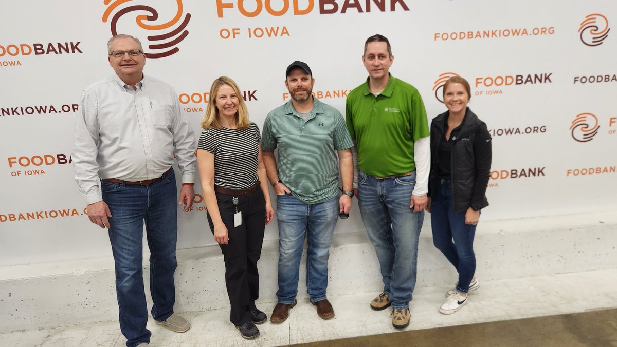 Happy Volunteer Month! And shout out to the <a href="/IADeptAg/">Iowa Dept of Agriculture & Land Stewardship</a> employees who volunteered at the <a href="/FOODBANKIOWA/">Food Bank of Iowa</a> during #IowaAgWeek - packaging 3,903 bags, 802 meals &amp; 253 boxes totaling 21,540 pounds of food. Thanks <a href="/FOODBANKIOWA/">Food Bank of Iowa</a> for providing food to thousands of Iowans in need. #IowaAg