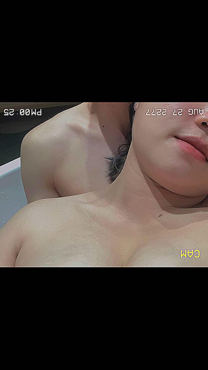 20102020LOVE's tweet photo. Mn follow m��nh với nhé
Mình tập chơi tw nè https://t.co/D1g2qckffm