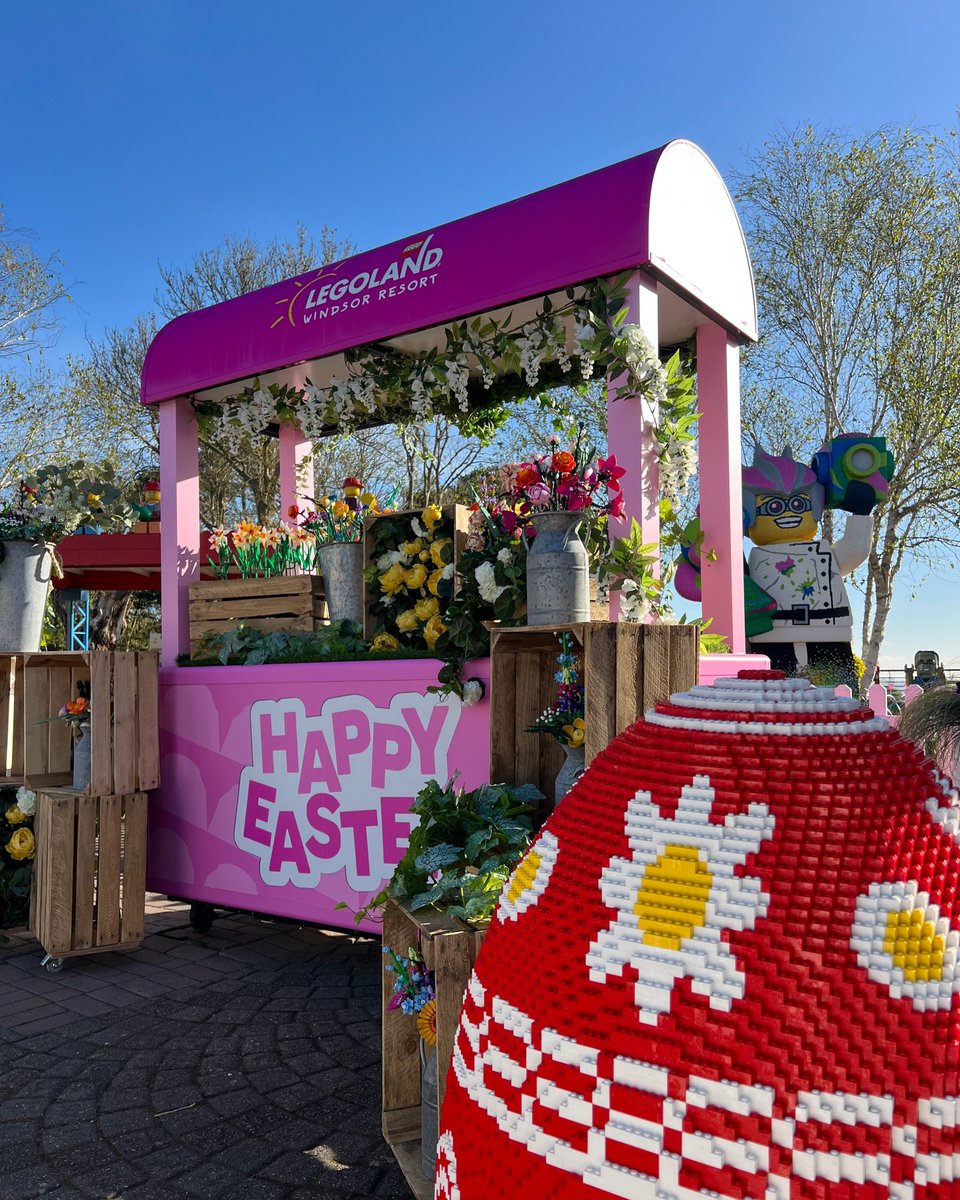 Can anyone count how many LEGO® flowers are in this photo?! 👀🌷🌻🌸

legoland.co.uk/explore/specia…