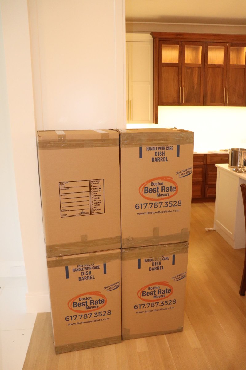 best_rate_mover's tweet image. Moving to Boston? Boston Best Rate Movers makes your move easy! 🏠🎒 We pack with care, ensuring your belongings are safe. 💼✨ Focus on your new adventure while we handle the packing. Contact us! 📞 #HousePacking #MovingServices