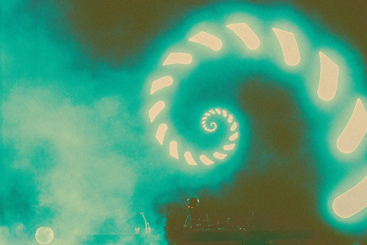 jesslicata's tweet photo. hey @Subtronics i’ve been emailing your team to let me photograph your show in July :) i’m in nyyyyyyy https://t.co/R0fTPDUfKQ