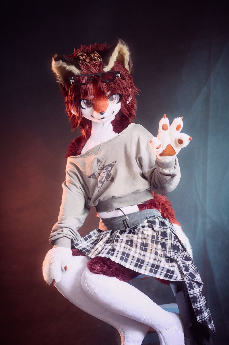 #fursuiteveryday  #furry
狐に魅入られました💞