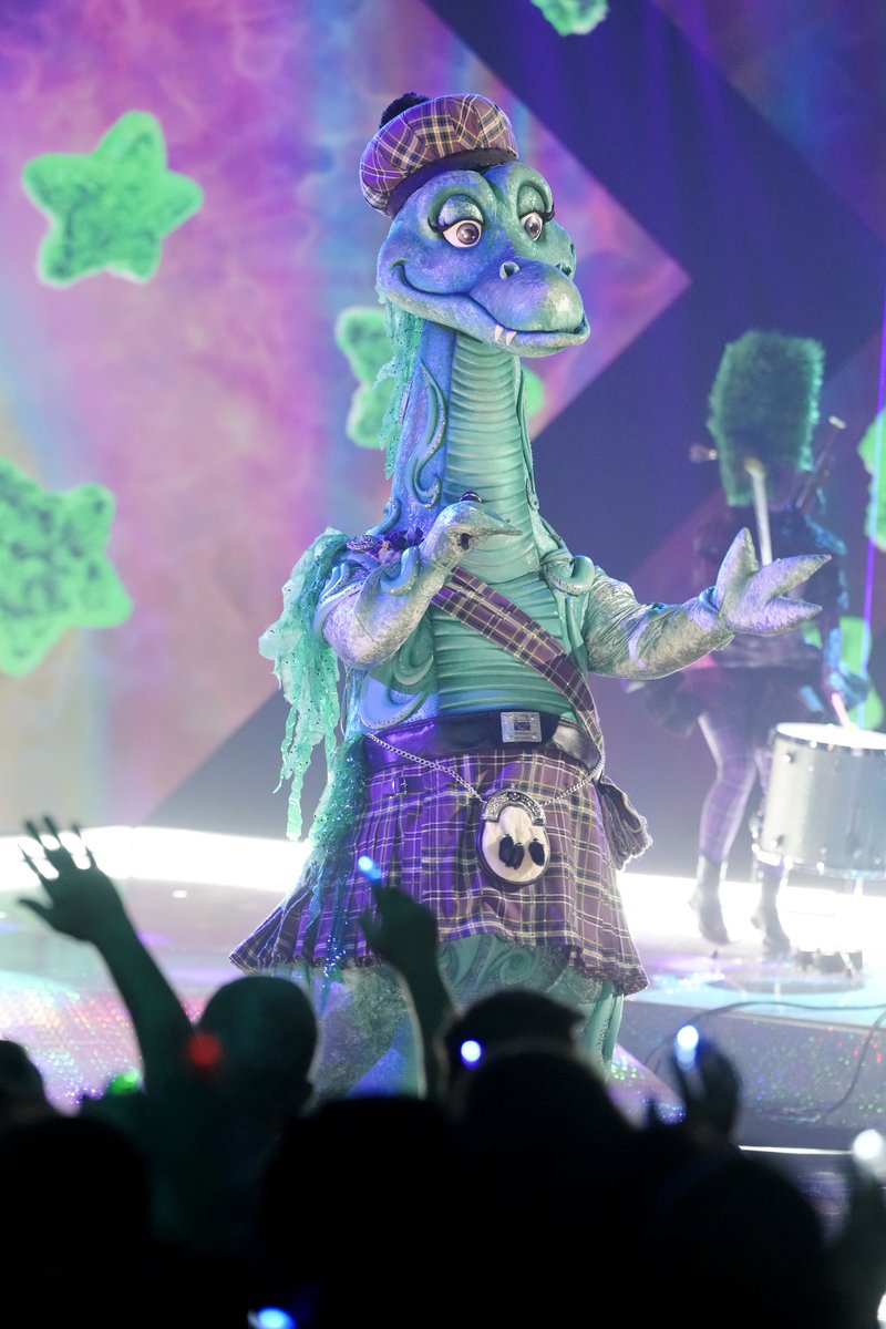 MaskedSingerFOX's tweet image. Drumroll please...introducing Season 13's Lucky 6! 🤩

Don't miss #CoralMask, #PearlMask, #PaparazzoMask, #BoogieWoogieMask, #MadScientistMonsterMask, and #NessyMask take the stage TONIGHT on a brand-new episode!