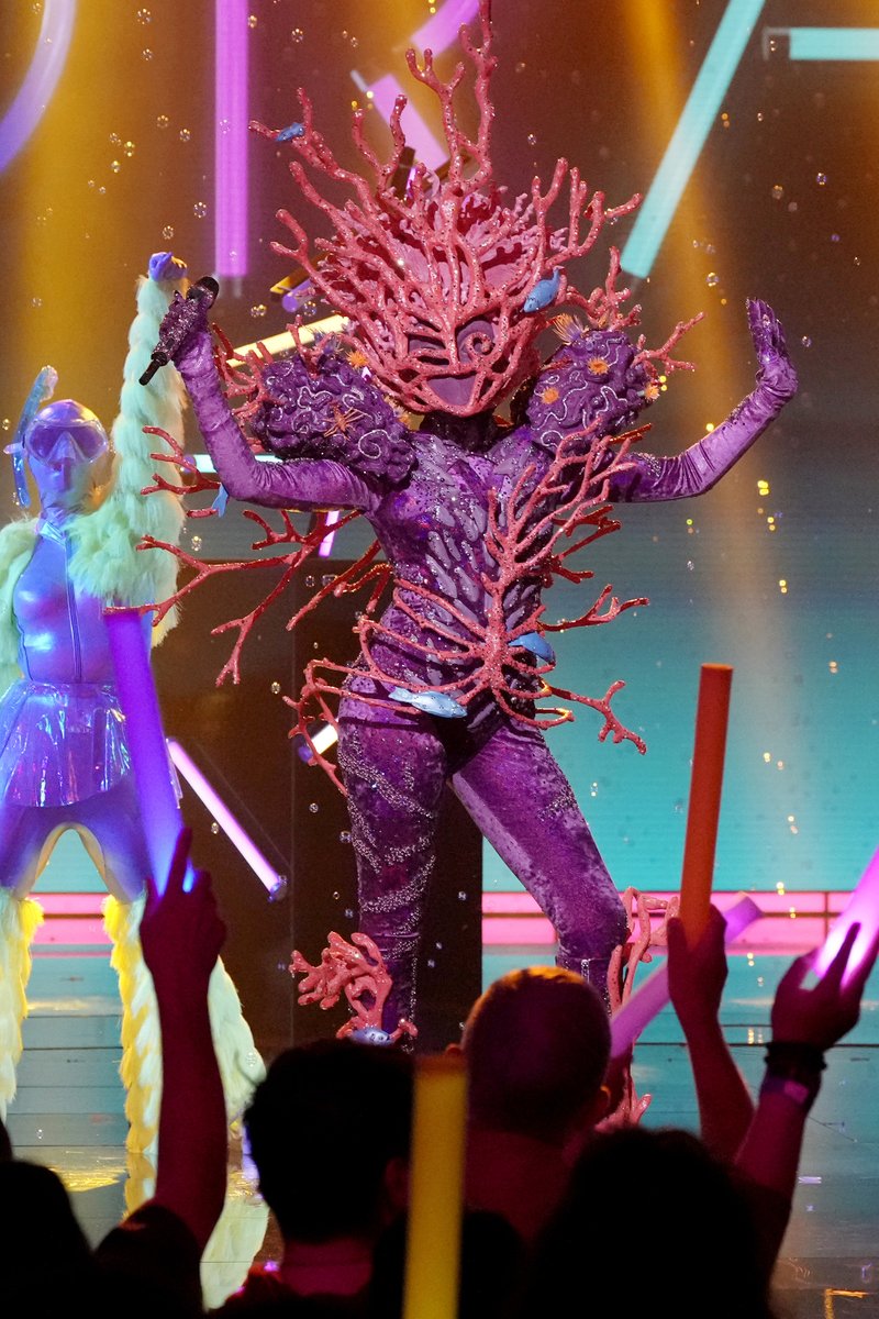 MaskedSingerFOX's tweet image. Drumroll please...introducing Season 13's Lucky 6! 🤩

Don't miss #CoralMask, #PearlMask, #PaparazzoMask, #BoogieWoogieMask, #MadScientistMonsterMask, and #NessyMask take the stage TONIGHT on a brand-new episode!