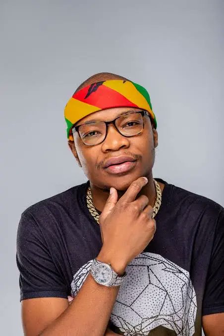 official_esmael's tweet photo. #JalisaAvari and #MasterKG This collaboration could blend South African house with American hip-hop/R&B, creating a unique fusion. Lyrical themes might explore love, celebration, or cultural exchange...... https://t.co/puYdBKJCKp