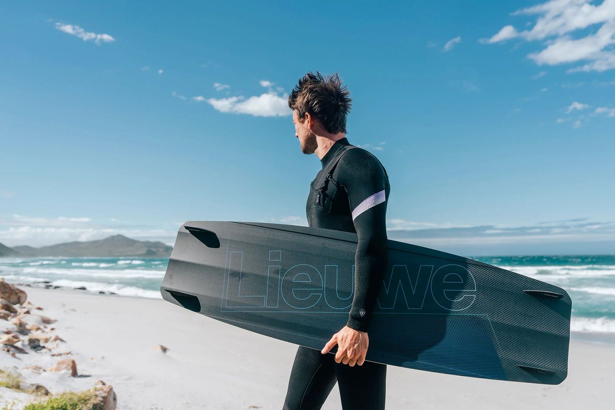sessionsports's tweet image. The Lieuwe Falcon Big Air Twintip is the Session Sports team’s favorite board, delivering unbeatable performance for big air kiteboarding while providing unmatched comfort. 

#sessionsports #kiteboarding #twintip #kiteboard #watersport #windsurf #surf #wind #bigair #lieuwe